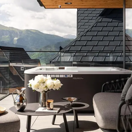 Tatra Peaks & Soak Over Zakopane Salamandra シャレー